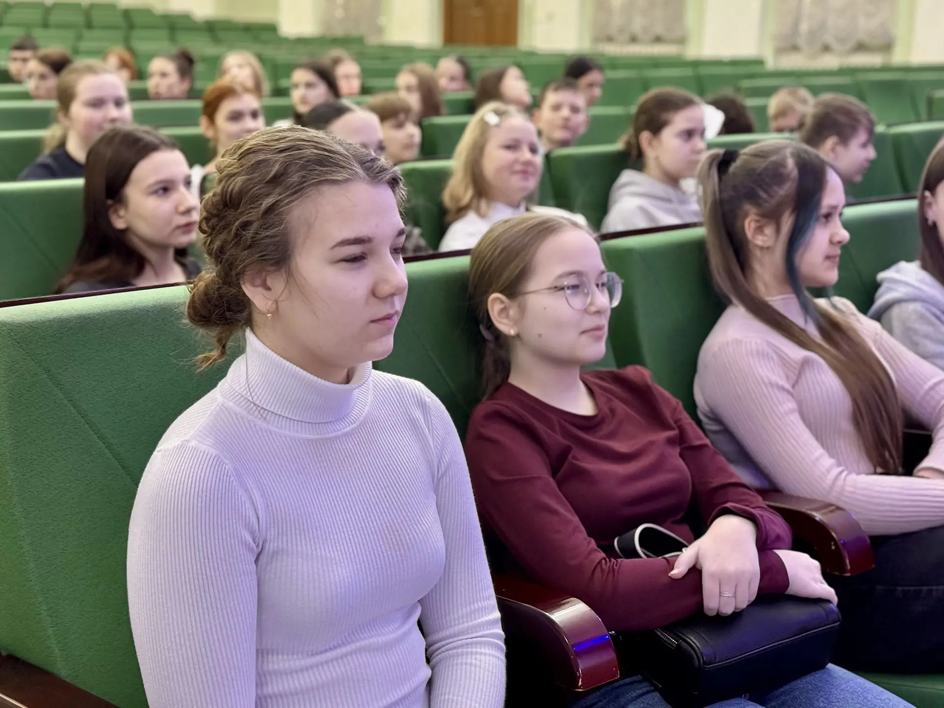 🏛️🍞В рамках цикла мероприятий, посвященных 82-й годовщине блокады Ленинграда, учащиеся 7 «В» класса 