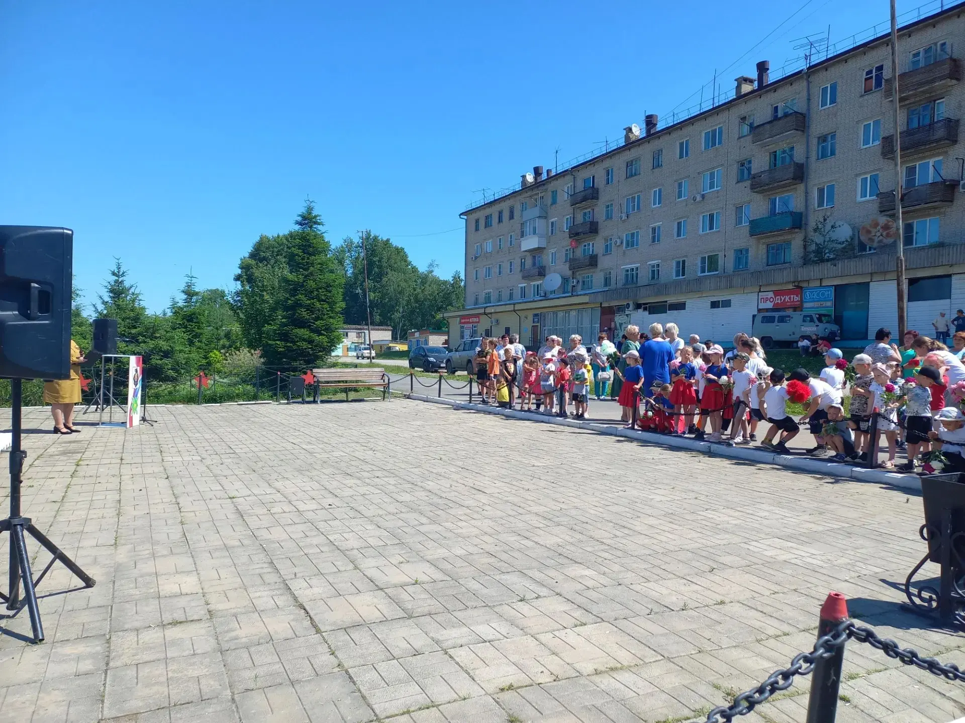 22 июня — День памяти и скорби

Старшая группа посетила митинг «Пусть свечи памяти горят» и возложил