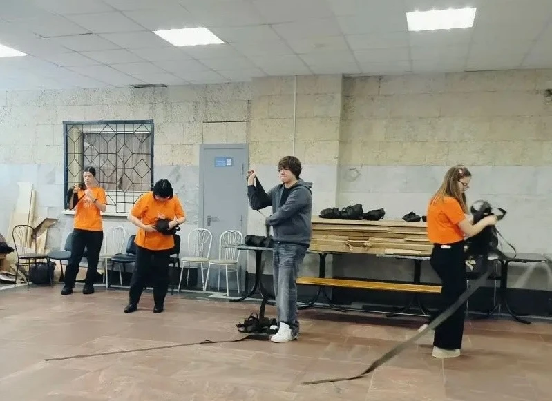 📅18 марта ученики 10Б класса вместе с их классным руководителем посетили мастерскую по изготовлению 