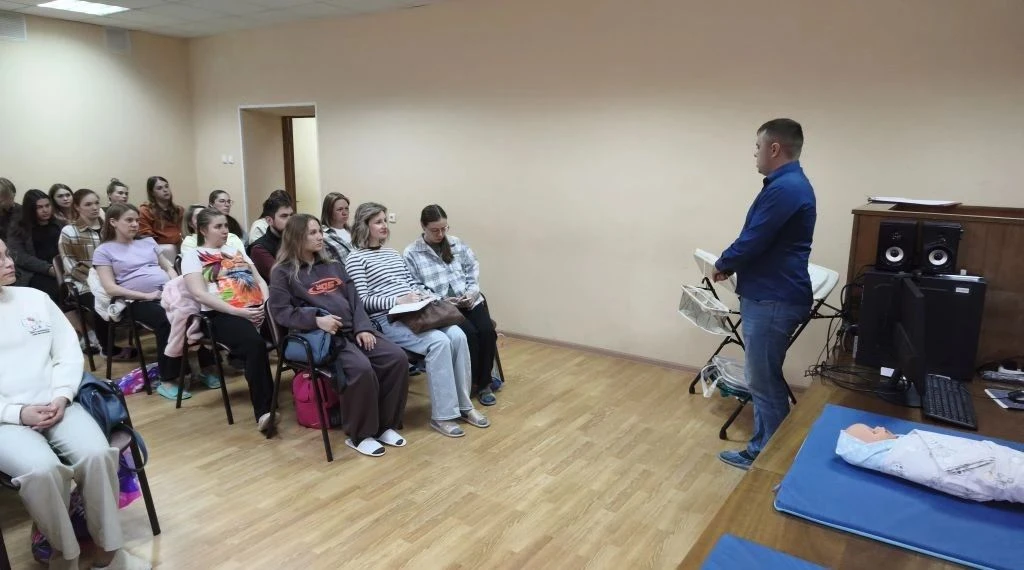 В канун Международного дня защиты детей сотрудники комитета Ивановской области ЗАГС про...