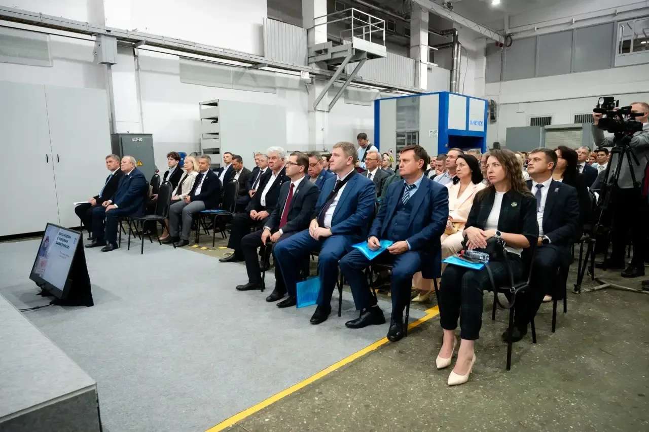 В муниципалитетах Кировской области отремонтировано 460 участков дорог

На конференции «Единой Росси