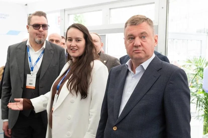 На Манежной площади Санкт-Петербурга состоялось тождественное открытие VII Международного транспортн