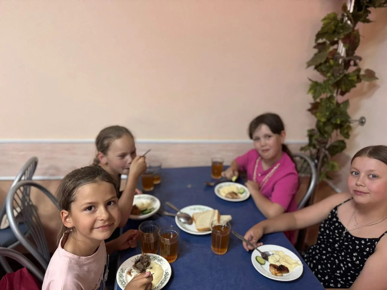 11 июня. День России в нашем лагере получился по-настоящему праздничным, звонким и очень душевным. �