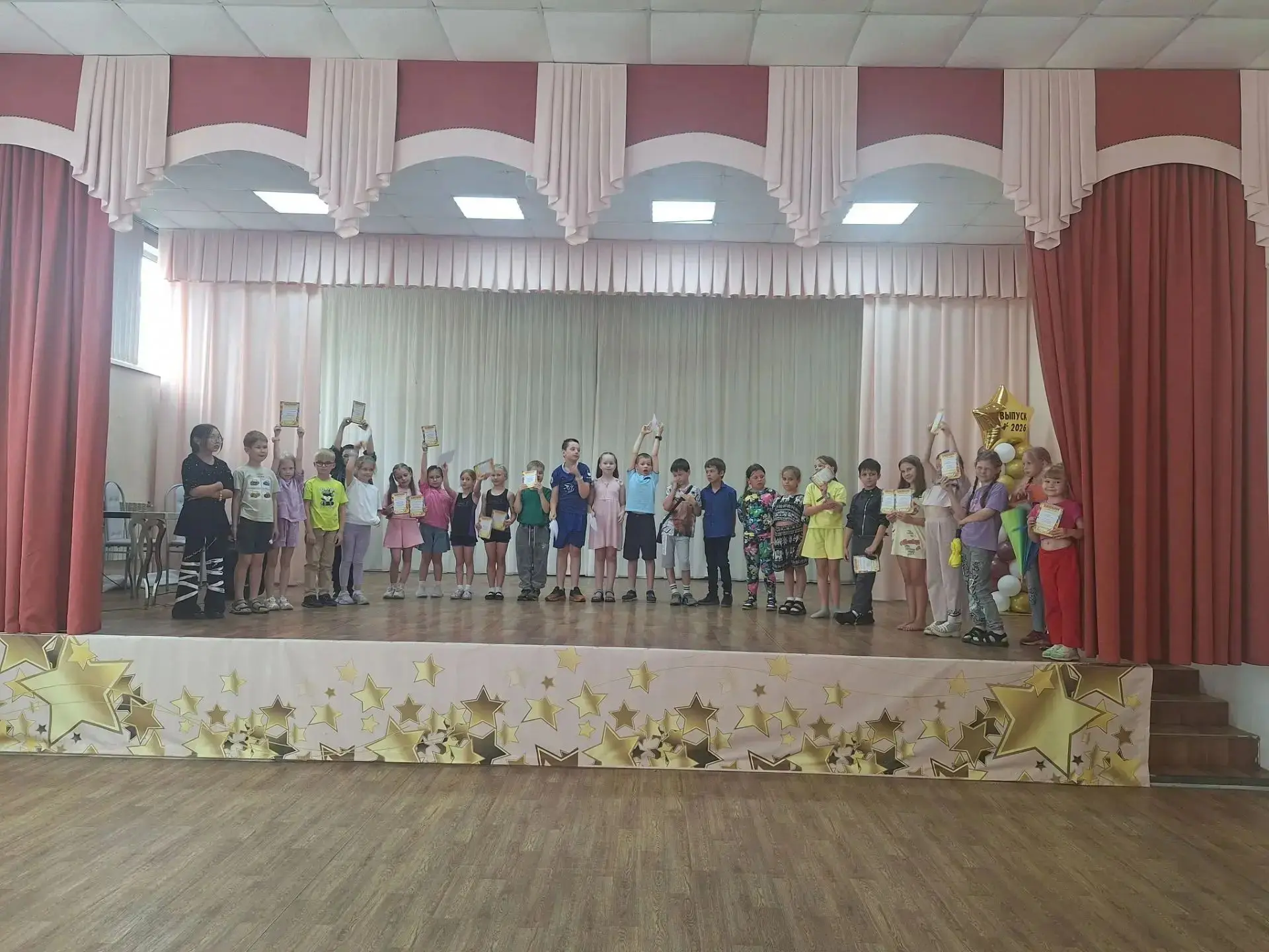 Творческий понедельник в нашем оздоровительном лагере! Вчера у нас прошёл конкурс "Алло, мы ищем тал
