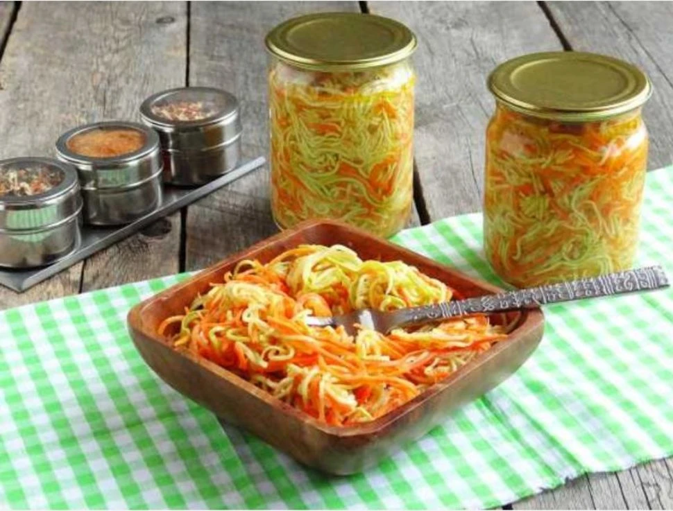 Кабачки с морковью по-корейски на зиму