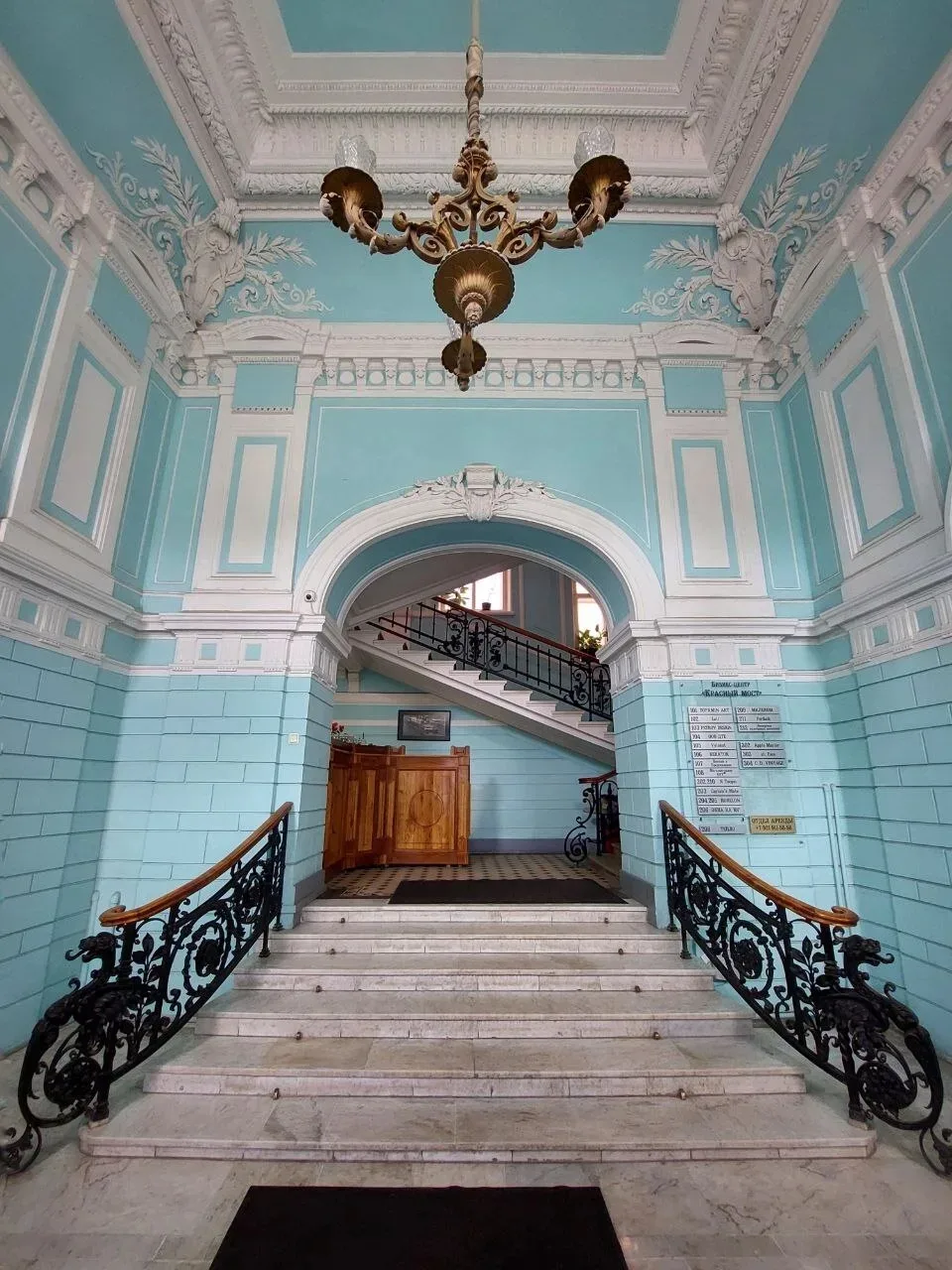 Роскошная открытая парадная особняка В.Ф. Салтыковой, Санкт-Петербург