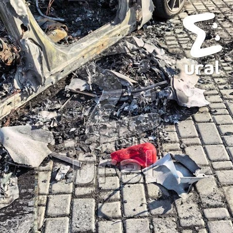 ⚡️Mercedes директора предприятия, на котором производят дроны, взорвался в Свердловской...