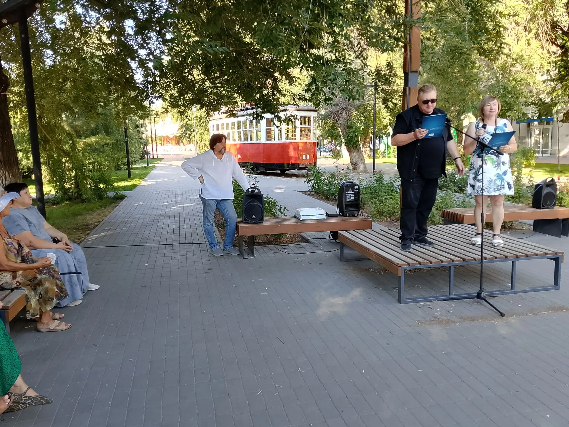 Продолжаем поэтический проект «Читальди. Шестидесятники». Волгоградские поэты читают св...