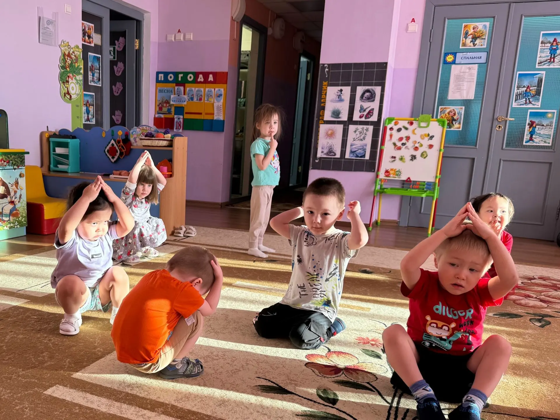 Облака  бывают разные, например, есть такие облака, которые похожи на мазки кисти художника. Будто о