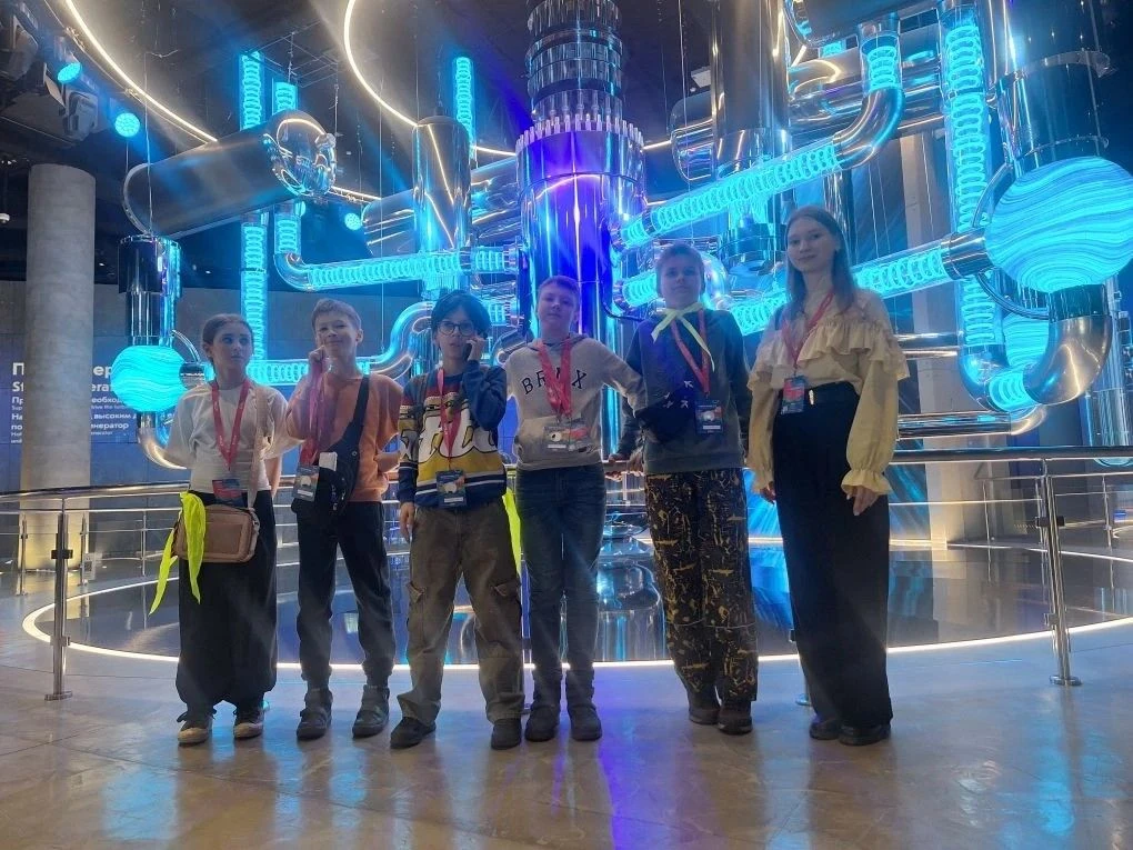 ⚛️ 5 «Г» класс в музее «Атом» на ВДНХ: в центре научных открытий!   🏛 Наши пятиклассники отправились