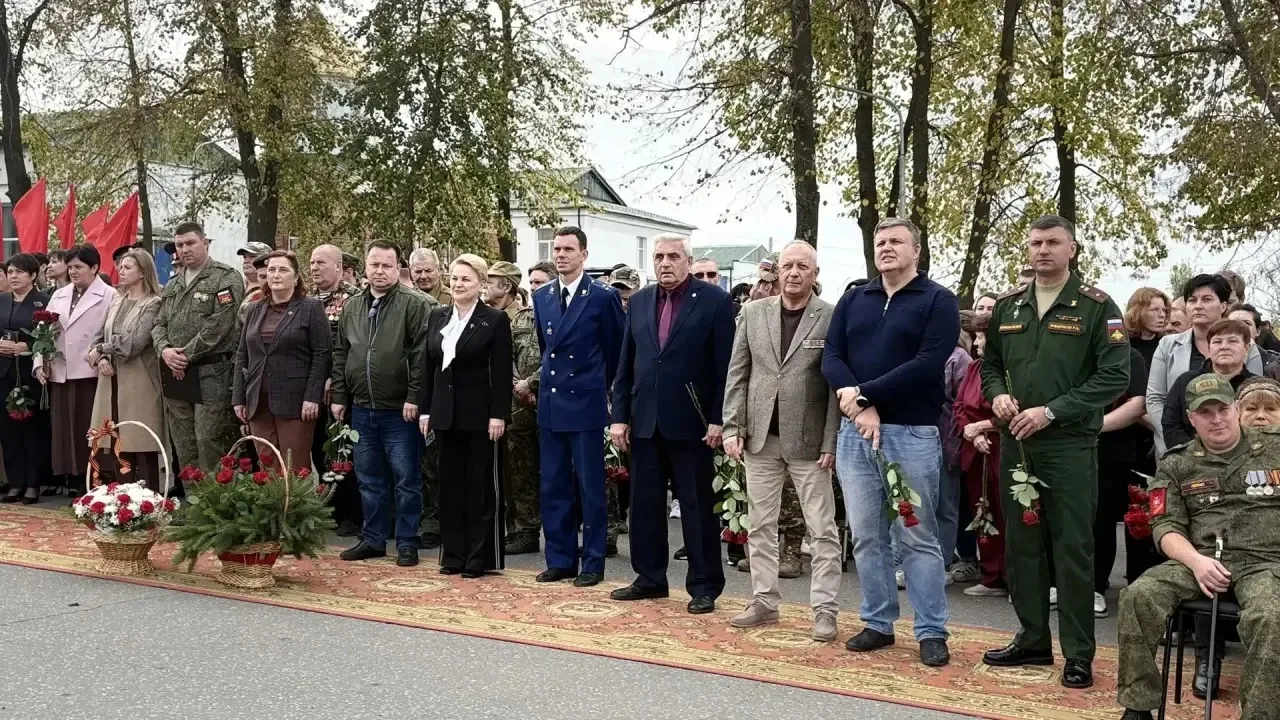 В Мокшане открыли памятник воинам-защитникам Отечества