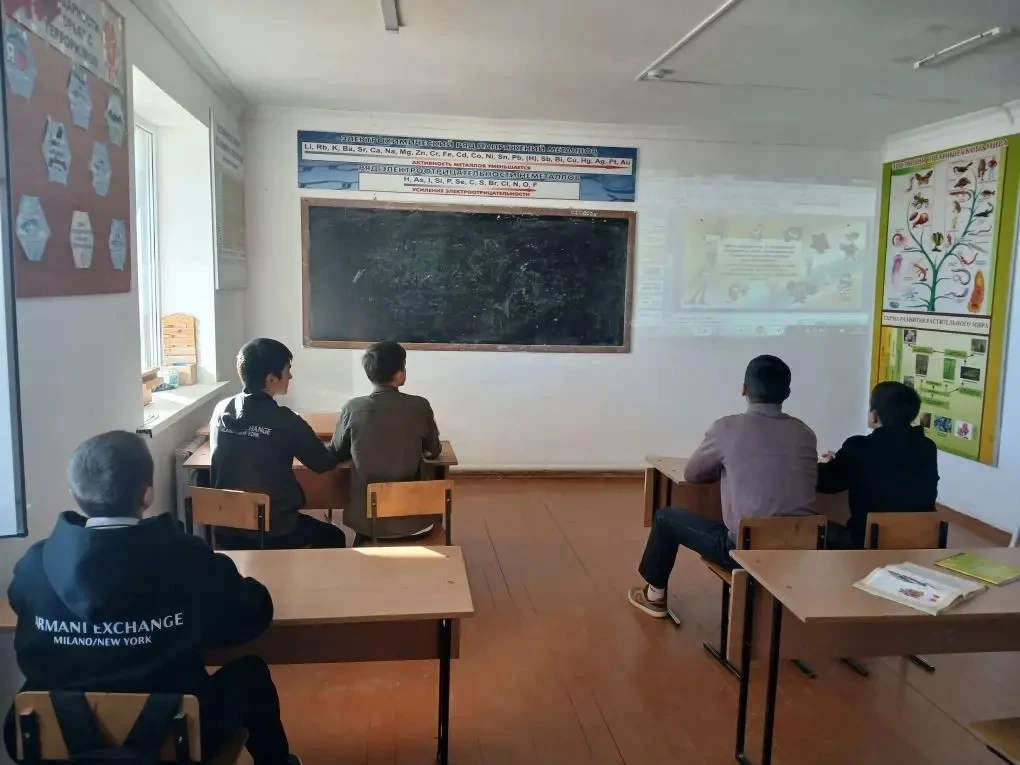 12 января в Джалганской школе прошли «Разговоры о важном» 🗣️