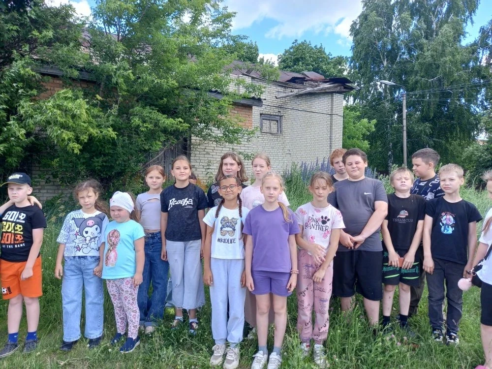 ✨Сегодня отряд «Муравейник» отправился на увлекательную экскурсию — ребята побывали у барского дома,