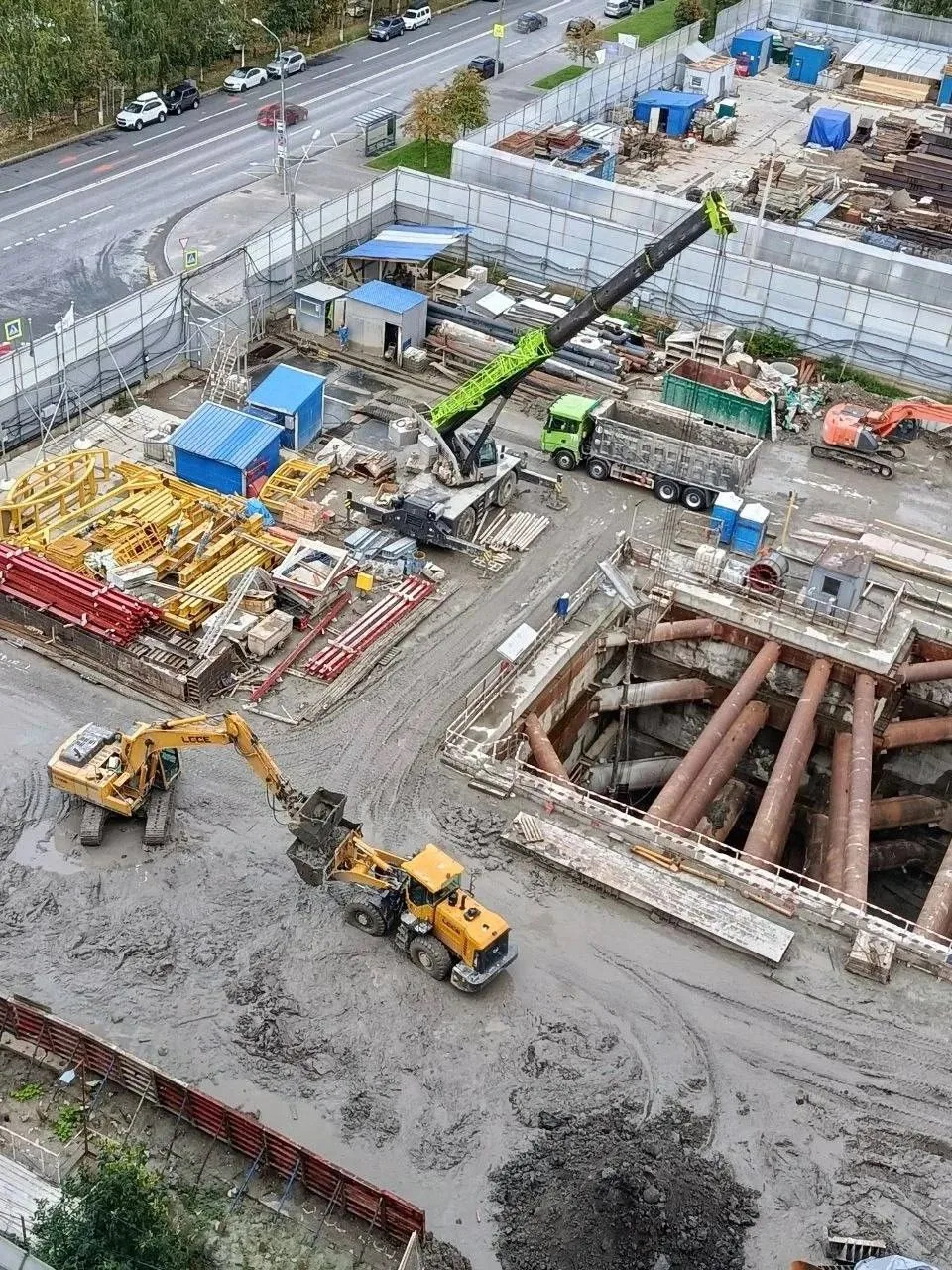Санкт-Петербург сообщает о строительстве станции метро «Богатырская» зеленой линии.