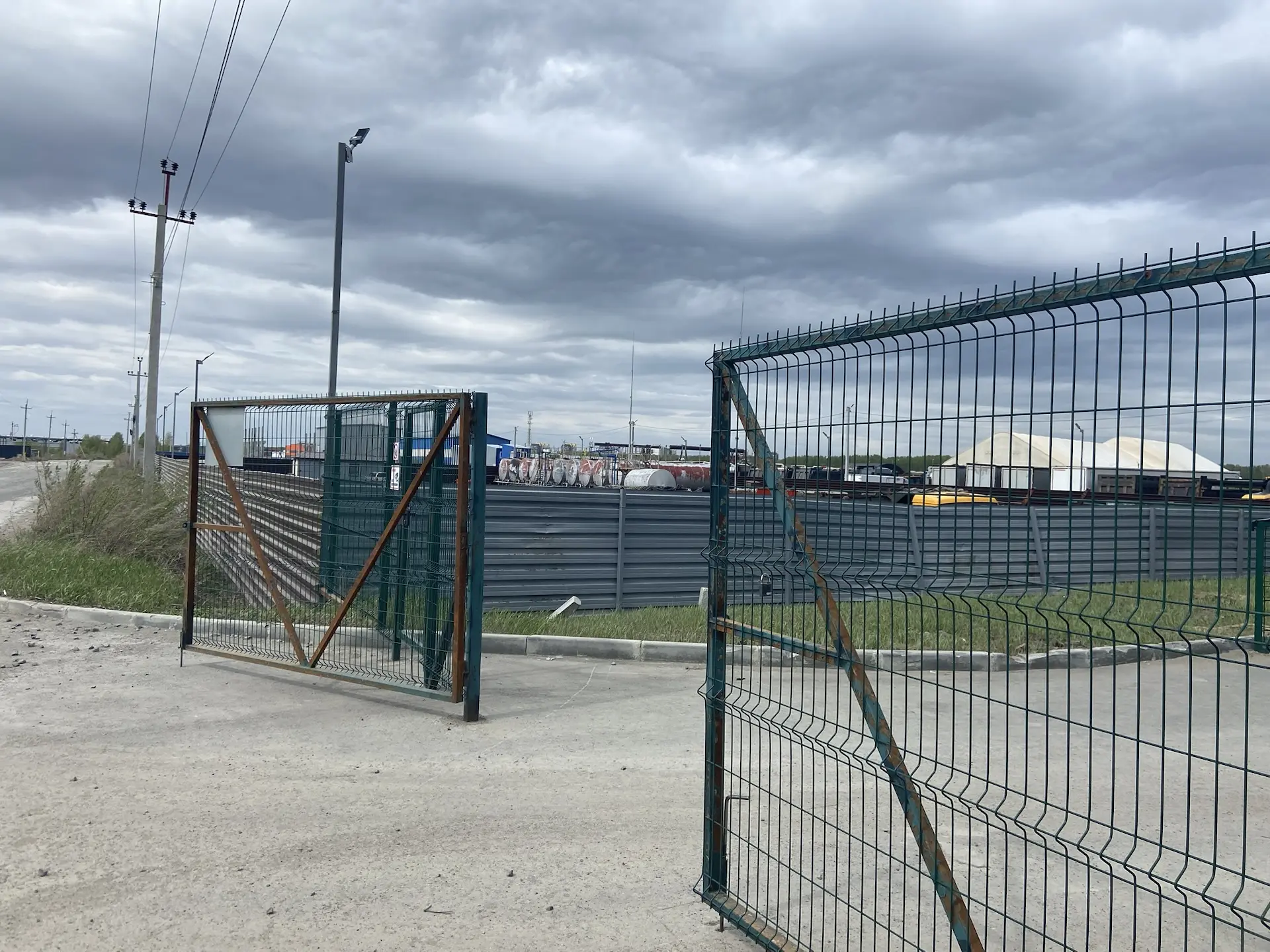Пункт приема на переработку отработанных автомобильных покрышек по ул. Толмачевское шоссе компании Т