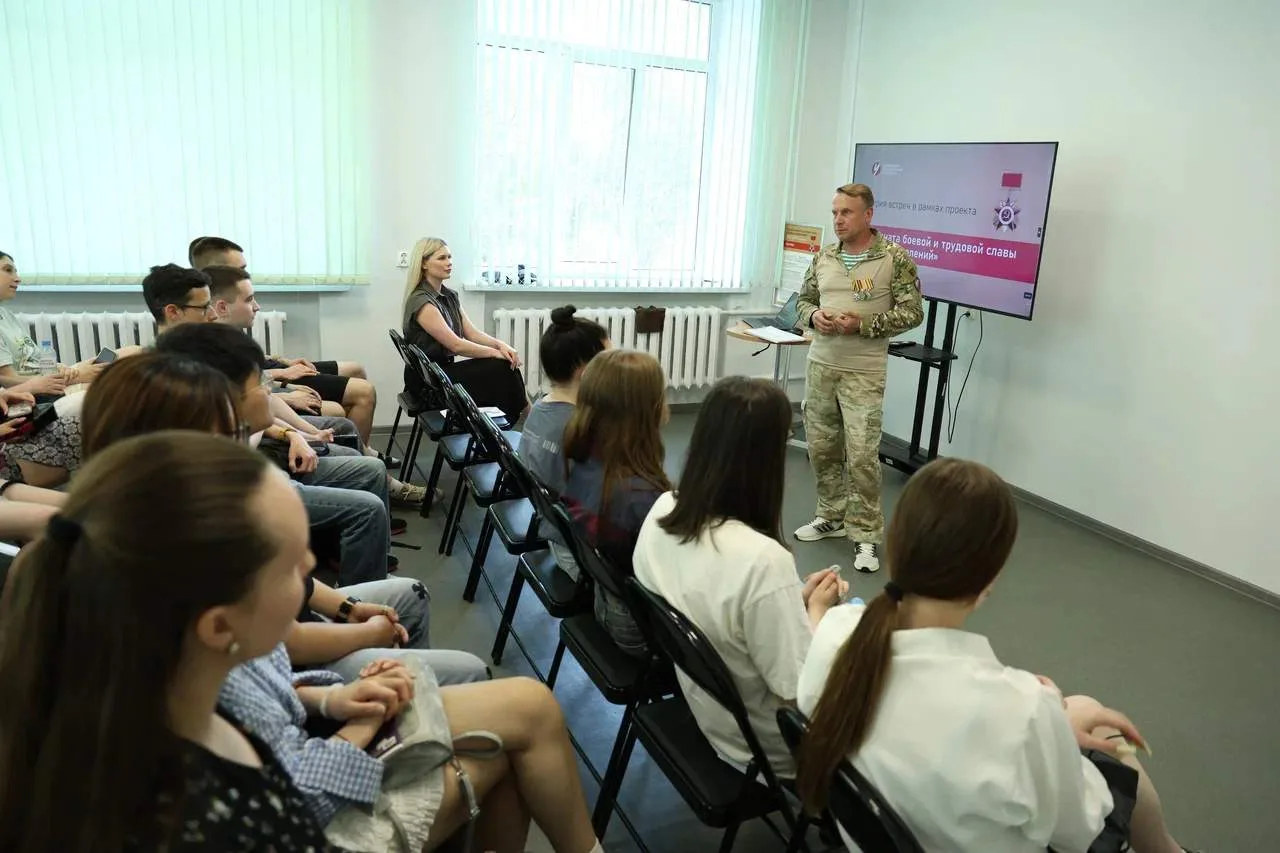 В рамках проекта «Комната боевой и трудовой славы «Связь поколений» студенты пообщались с человеком,