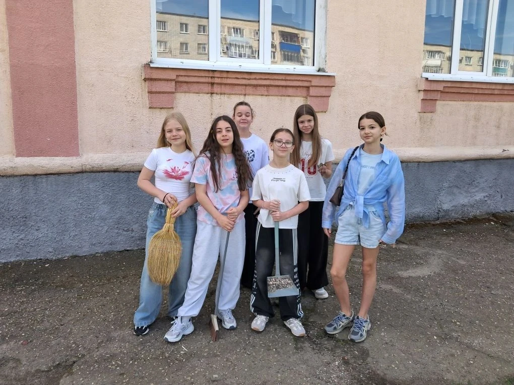 ☀️ Лето — не только отдых, но и возможность сделать что‑то полезное!
Работа в ремонтной бригаде — эт
