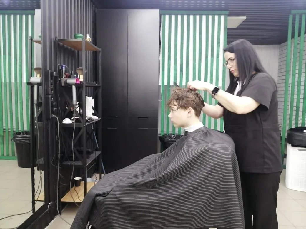 ✅Профориентационное мероприятие в салоне красоты "Бородач" ✂ знакомит участников площадки "ЛЕТНИЙ ДВ