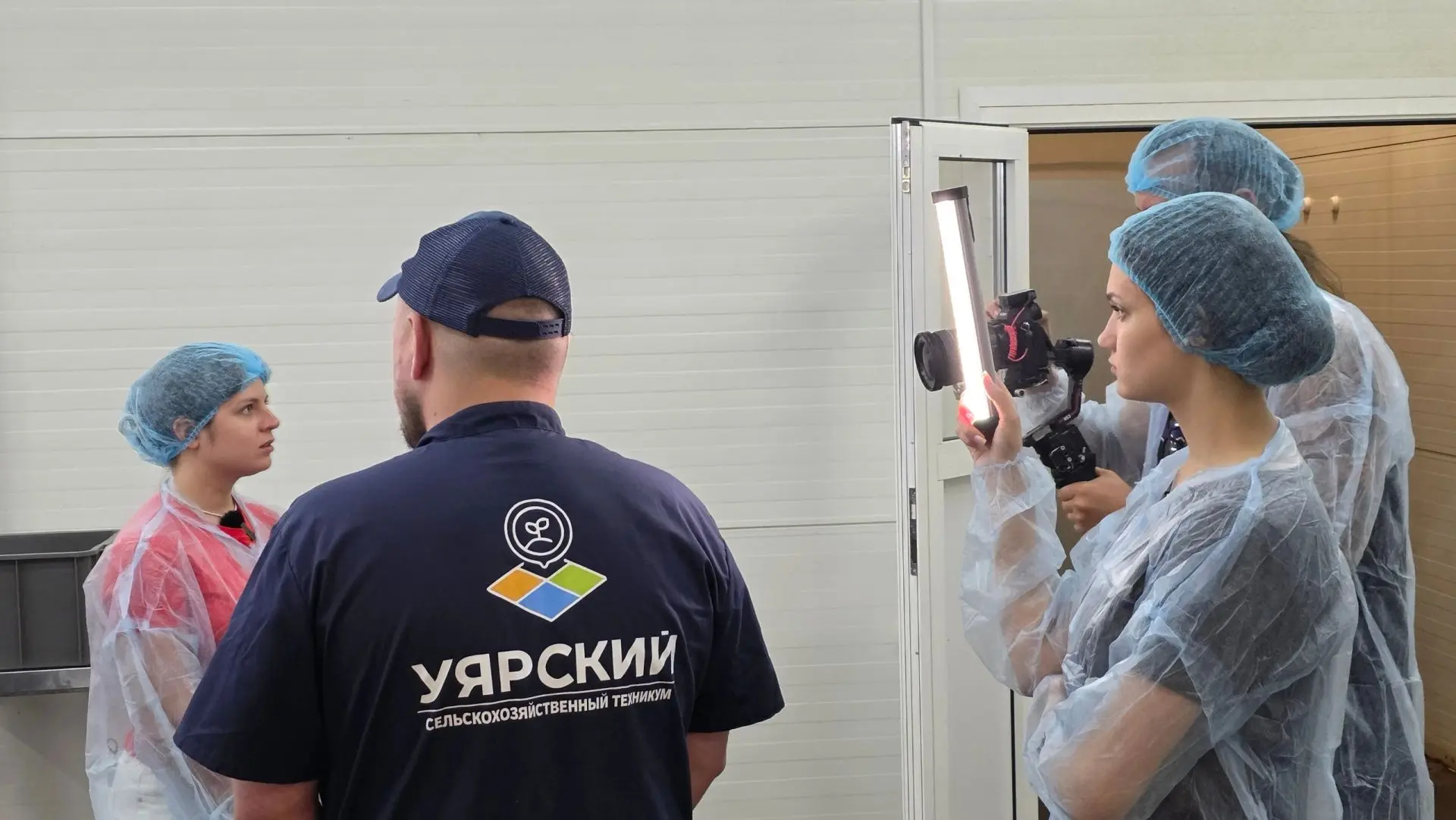 В объективе телеканала Прима 📺 
 
На прошлой неделе наш техникум посетила съёмочная группа телекана