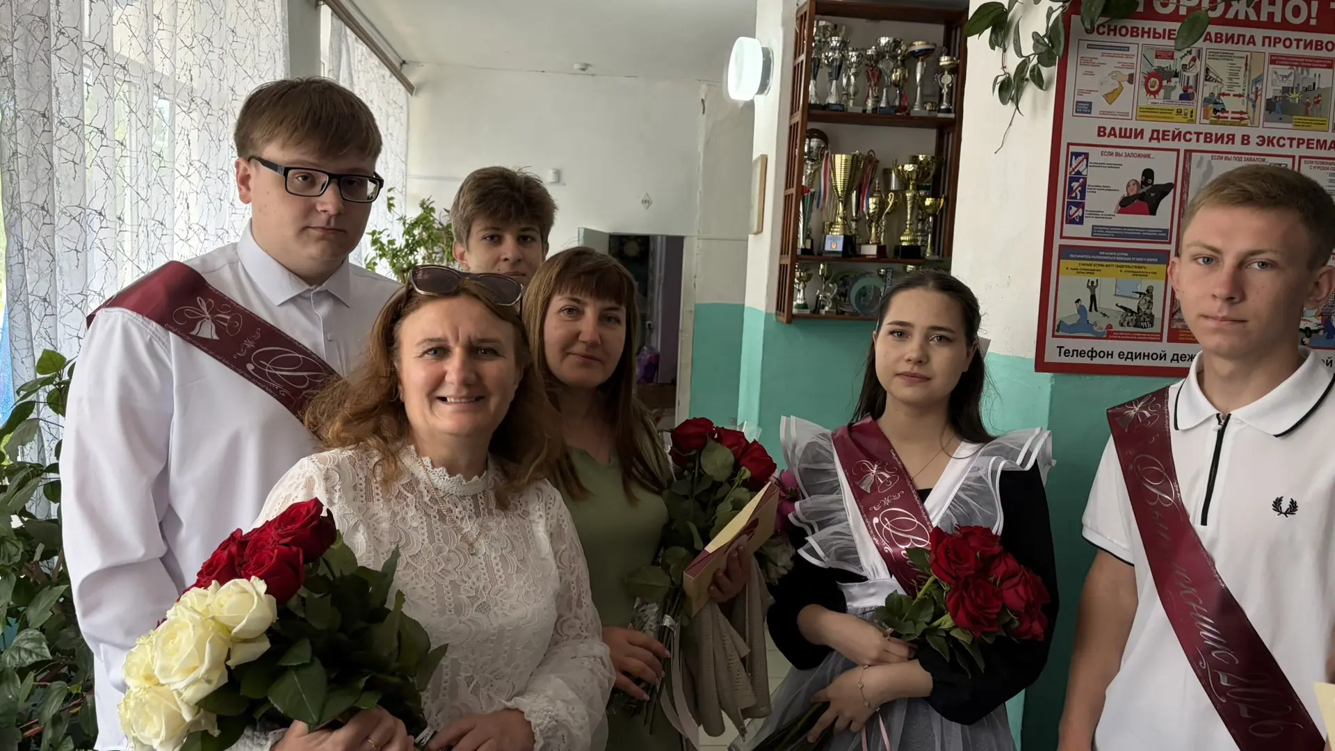 Сегодня в нашей школе прозвучал особенный звонок — трогательный, волнующий и немного гр...
