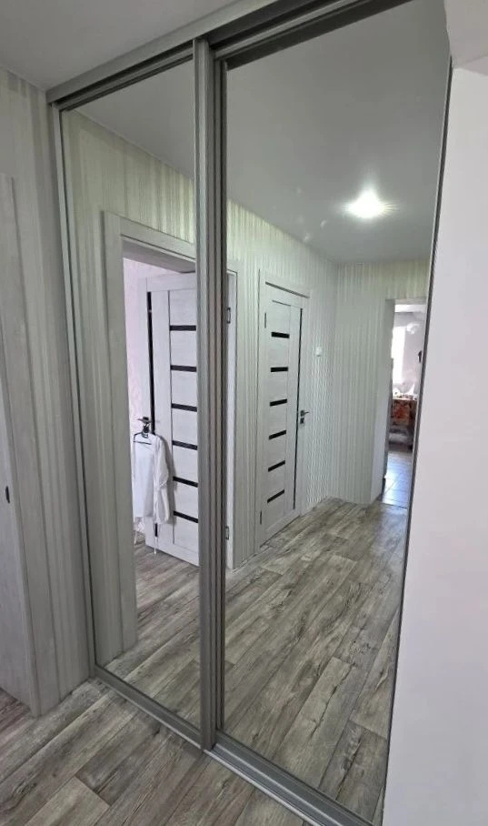 Зонирование гардеробной раздвижными дверьми, Воронежская область, РП Хохольский.