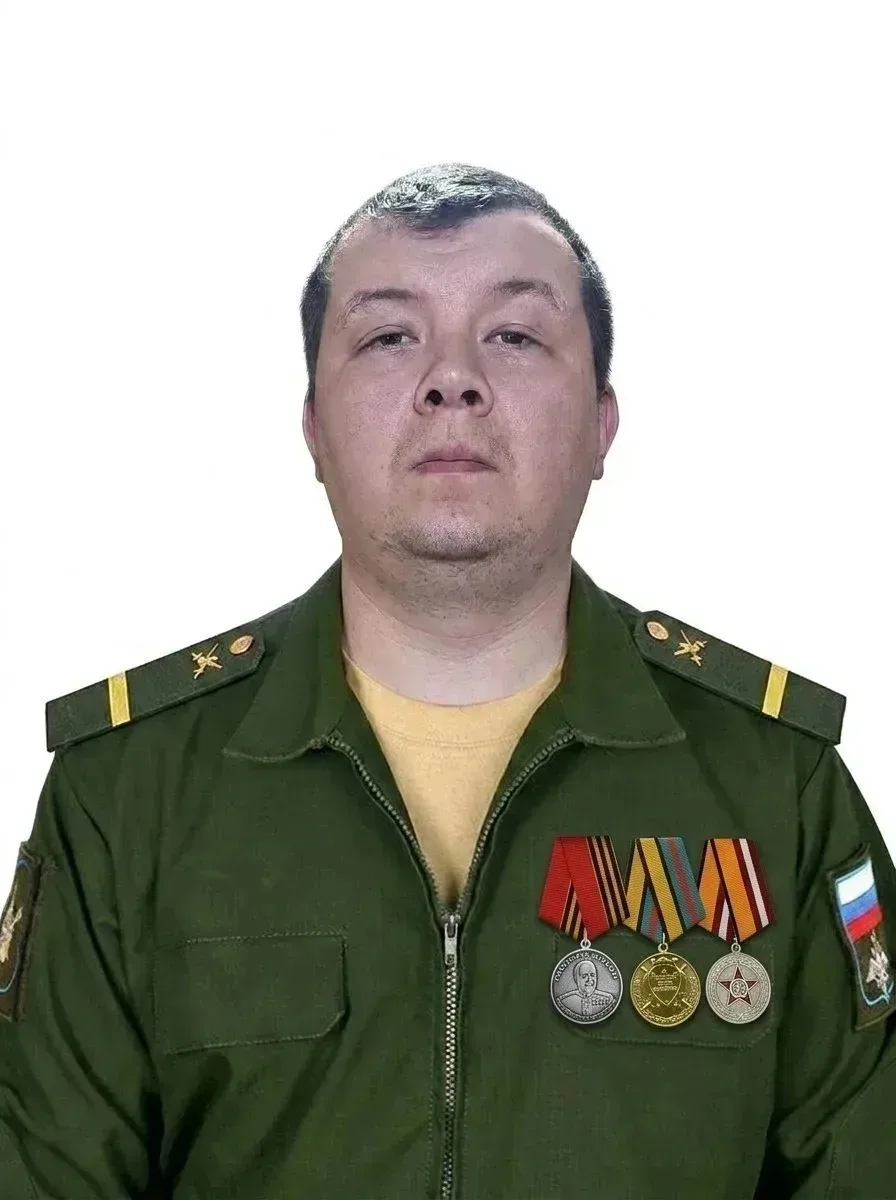 ‎📣Наградили
нашего земляка
‎
‎Богданова
‎Дмитрия Александровича
‎
‎Медалью🏅
Жукова
‎
‎Участвует
в 