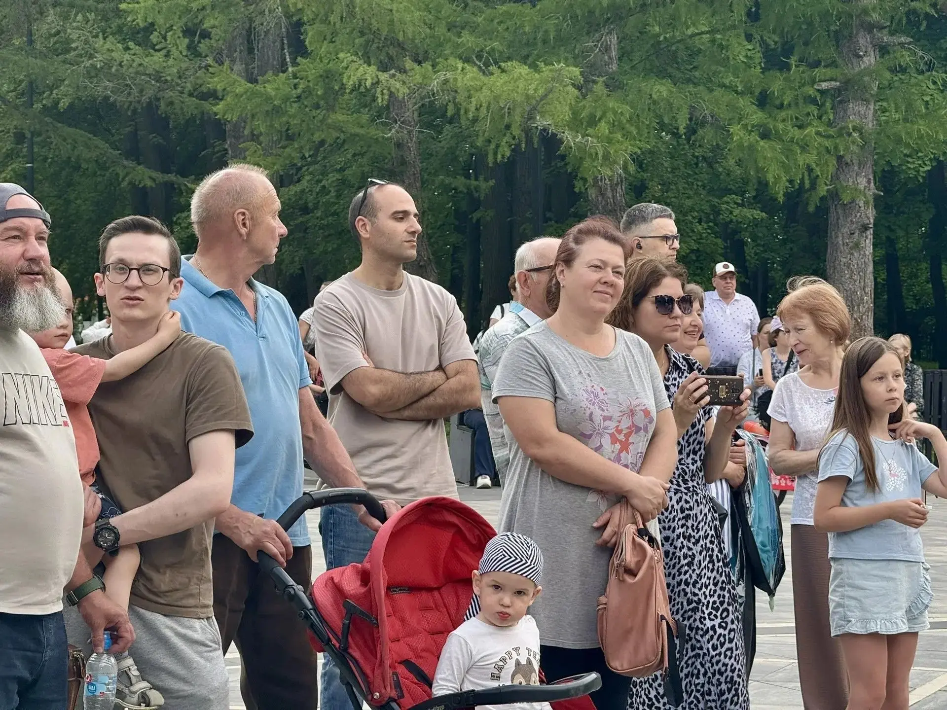 🎼 Не про буквы, а про память: в ступинском парке прошёл концерт ко Дню славянской письменности  На ц