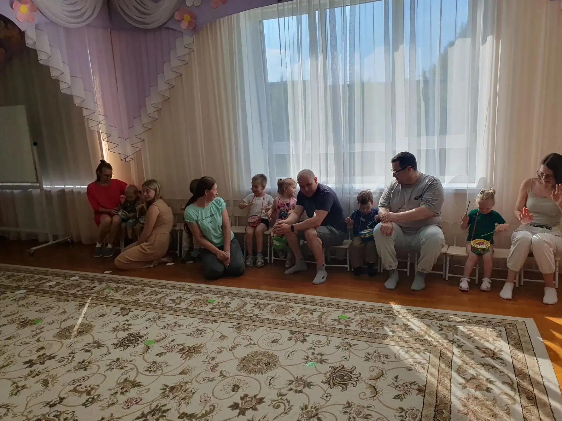 Дорогие родители!
В суете будней мы часто забываем о том, как важно проводить время вместе с нашими 