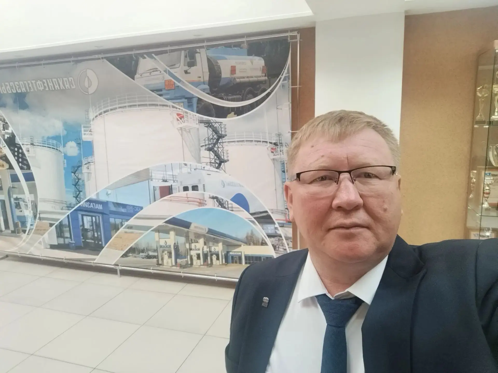 Состоялась очередная рабочая встреча с руководителем «Саханефтегазсбыт» Виктором Лебеде...