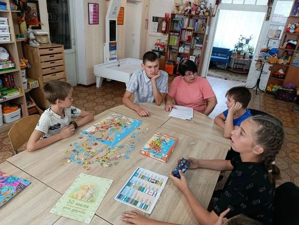 В нашем центре реабилитации прошел яркий праздник «День дружбы народов». Воспитанники и дети-инвалид