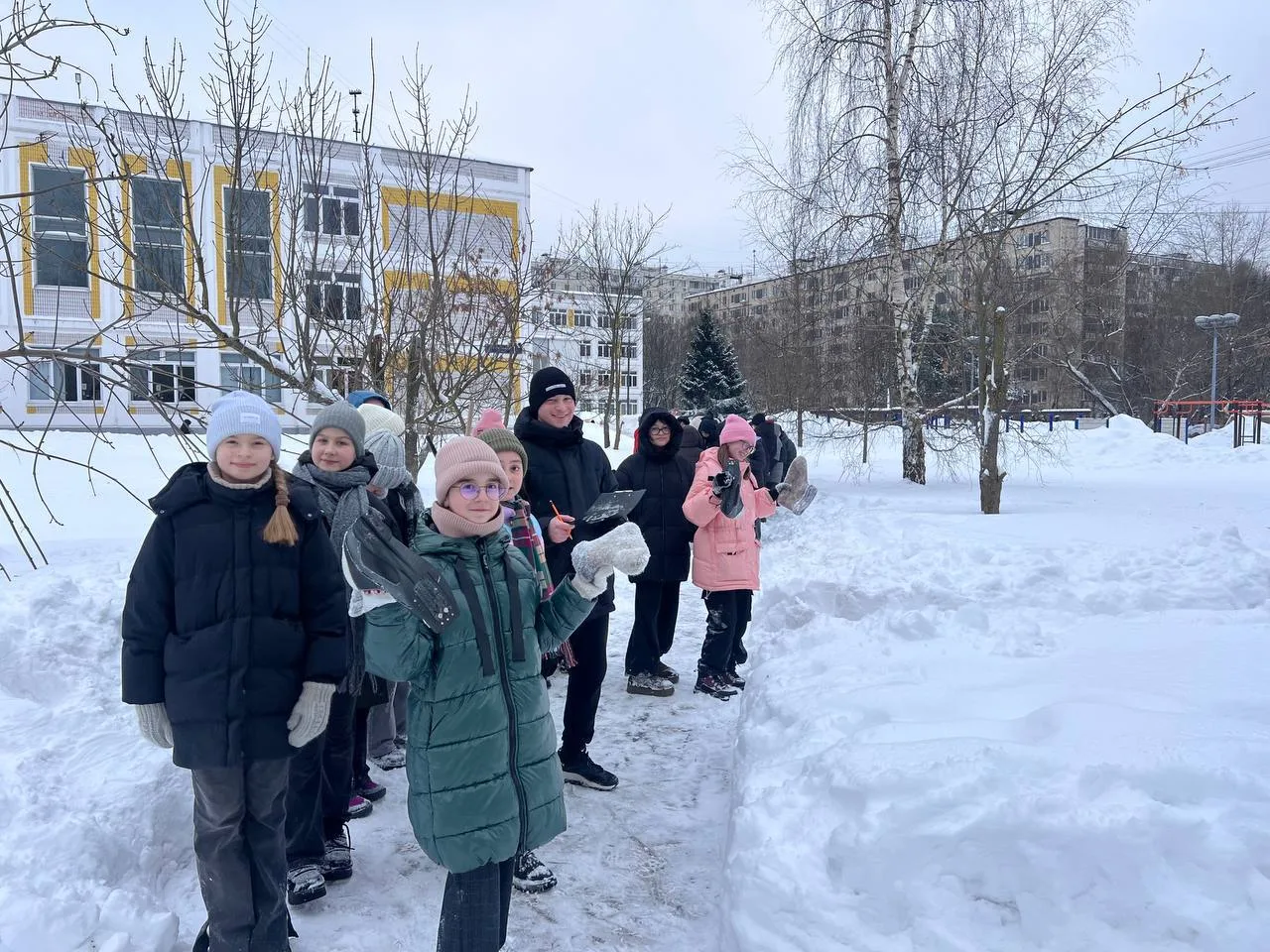 ❄️ Зимние забавы для 5–8 классов  С успехом в нашей школе прошли «Зимние забавы».  Ясные морозные дн