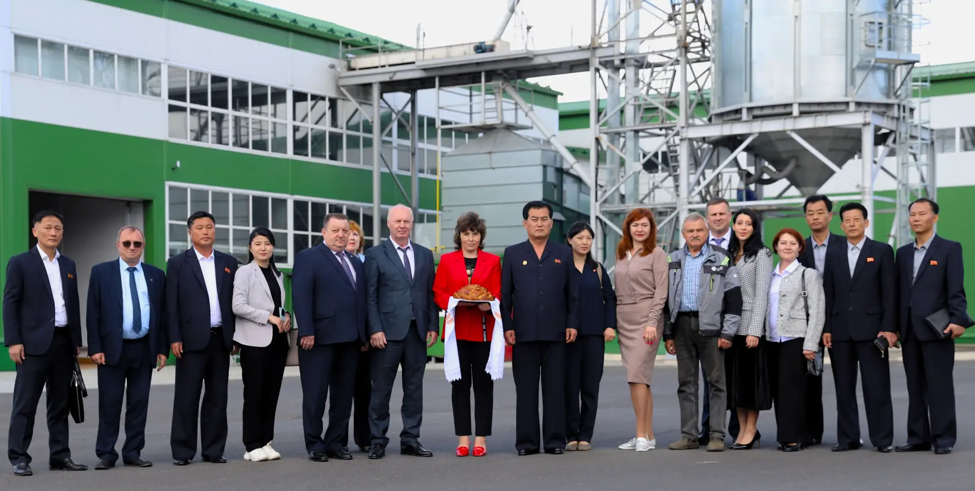 🇰🇵На Орловщину приехала делегация из Северной Кореи  Ее возглавляет председатель народного комитета 