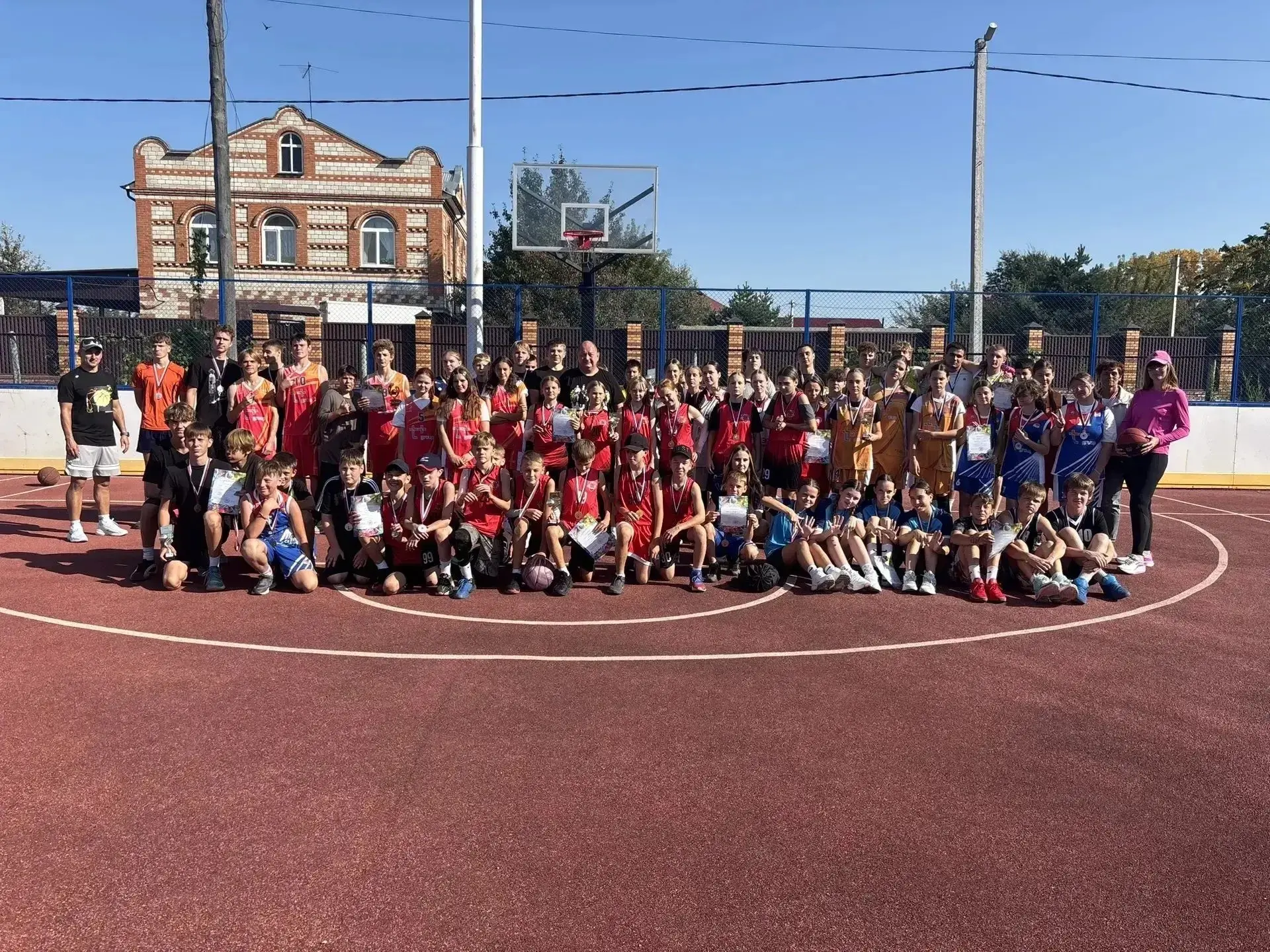 🏀 В поселке Приамурский состоялся первый открытый турнир по стритболу на Кубок главы п...