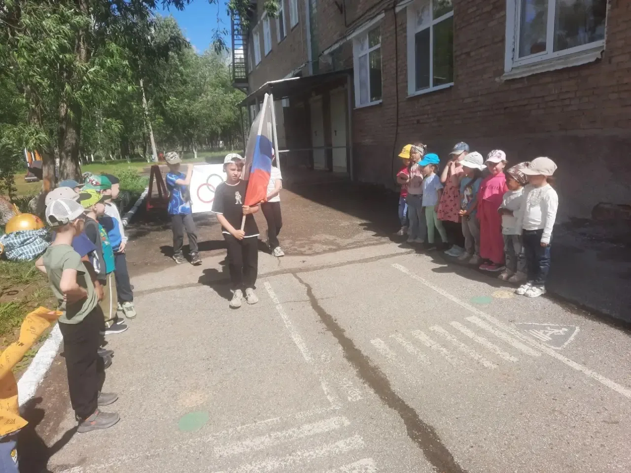 Маленькие звезды большого спорта 🌟

В преддверии Международного Олимпийского дня устроили настоящие