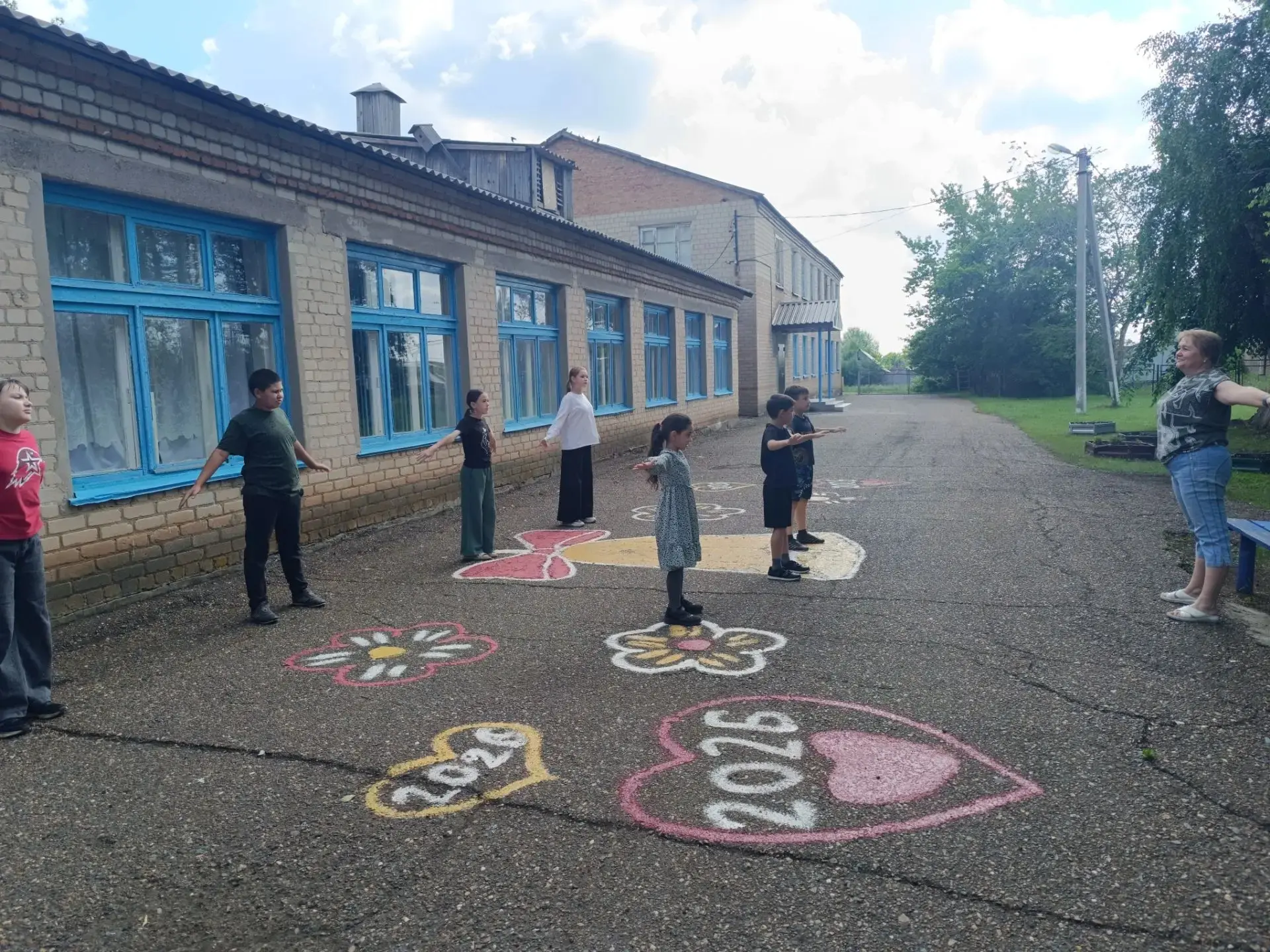 День 10 на площадке: труд, игра и отличное настроение! 💪🎉