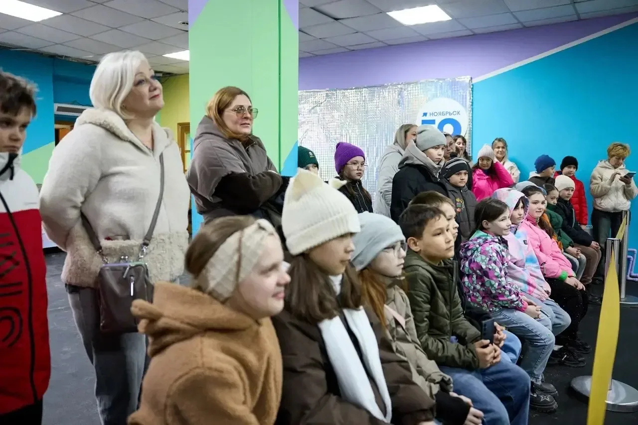 Дружба на четырёх лапах 3 мая, ученики начальной школы 3-а,3-б,4-а и 4-б классов вместе с родителями