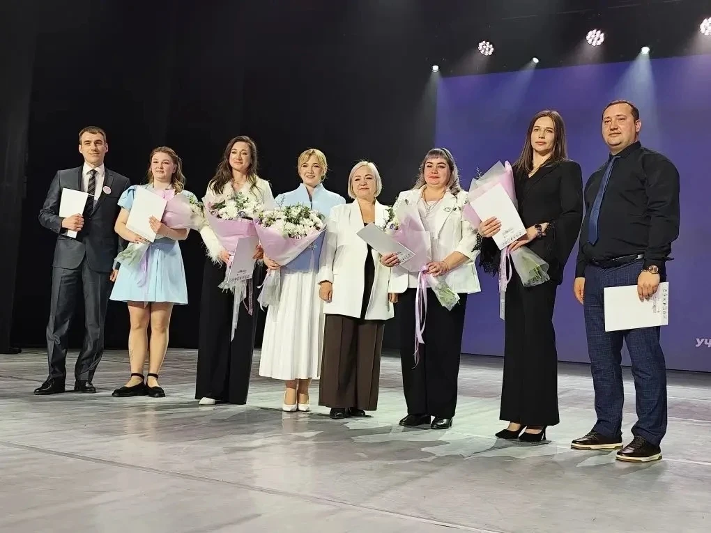 Вот и подошли к концу конкурсные испытания, на сцене лидеры наминации «Сердце отдаю дет...