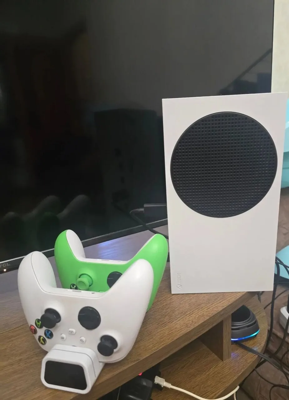 Продам  XBOX series s 512г.