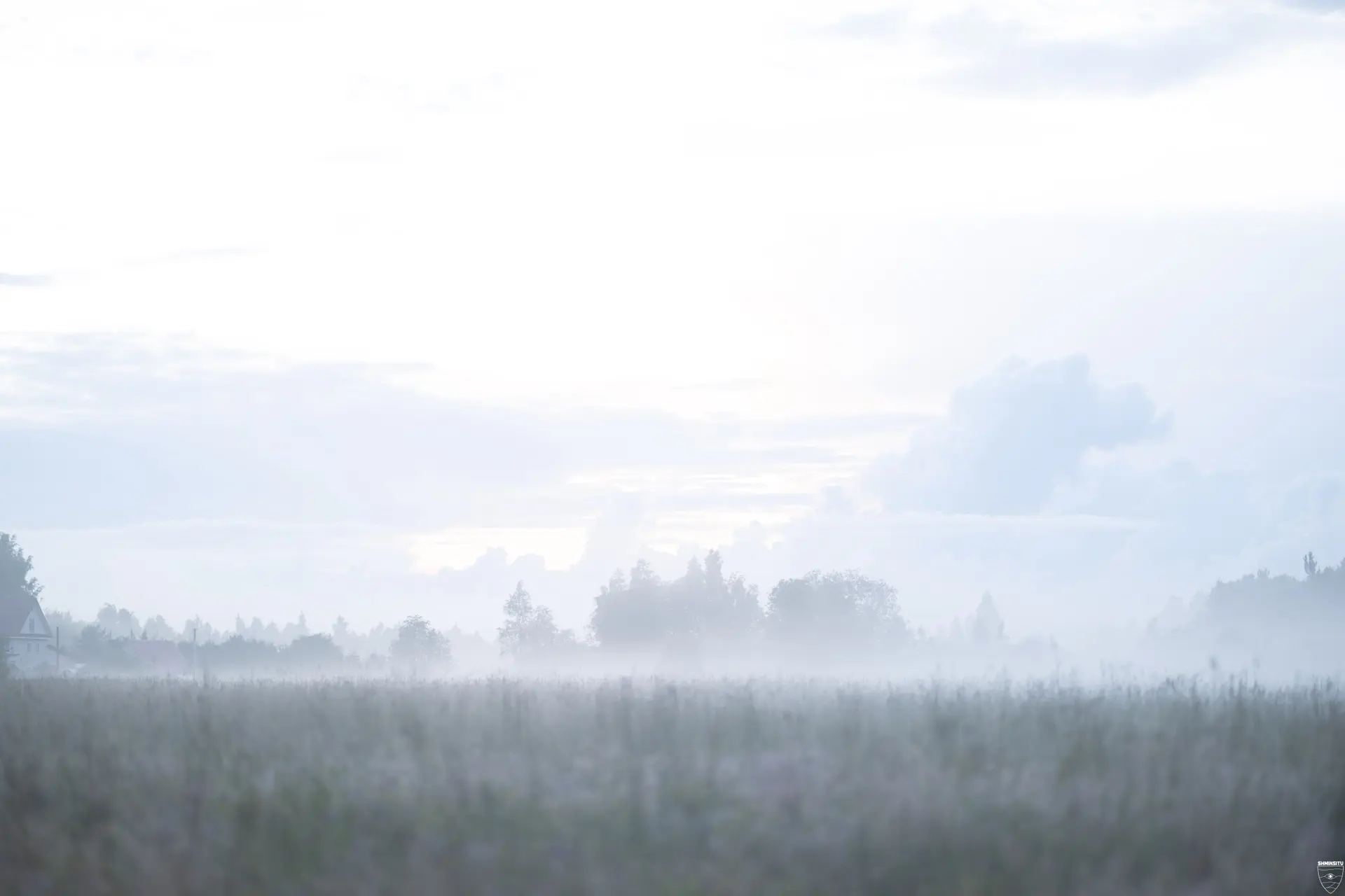 Свет сквозь туман и облака 🌥️