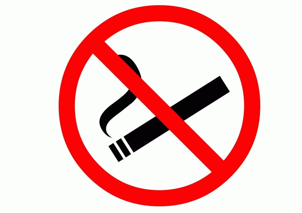Курить в местах общего пользования запрещено законом 🚭