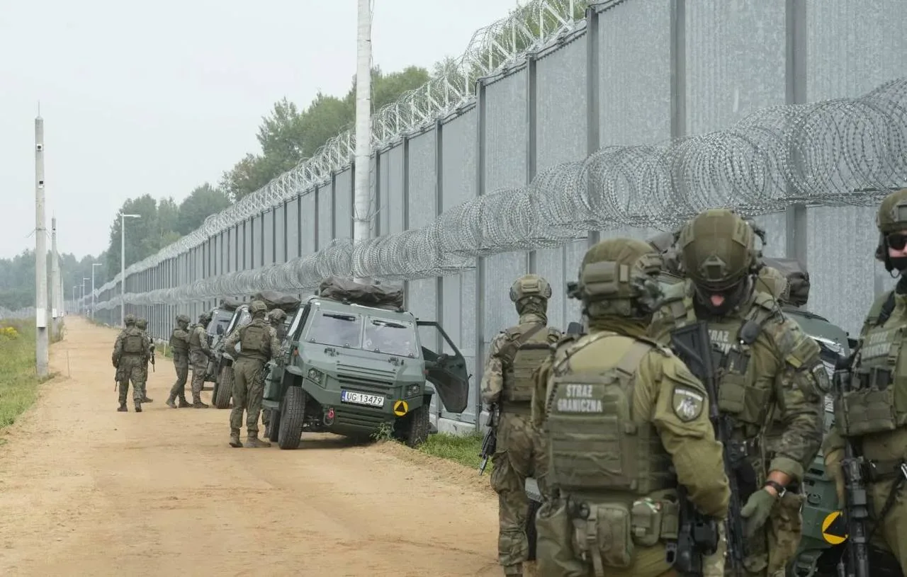 🪂 Польша усиливает группировку войск на границе с Белоруссией и Украиной.