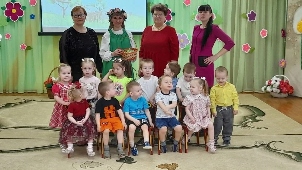 🌼 Веснушка в гостях у малышей!