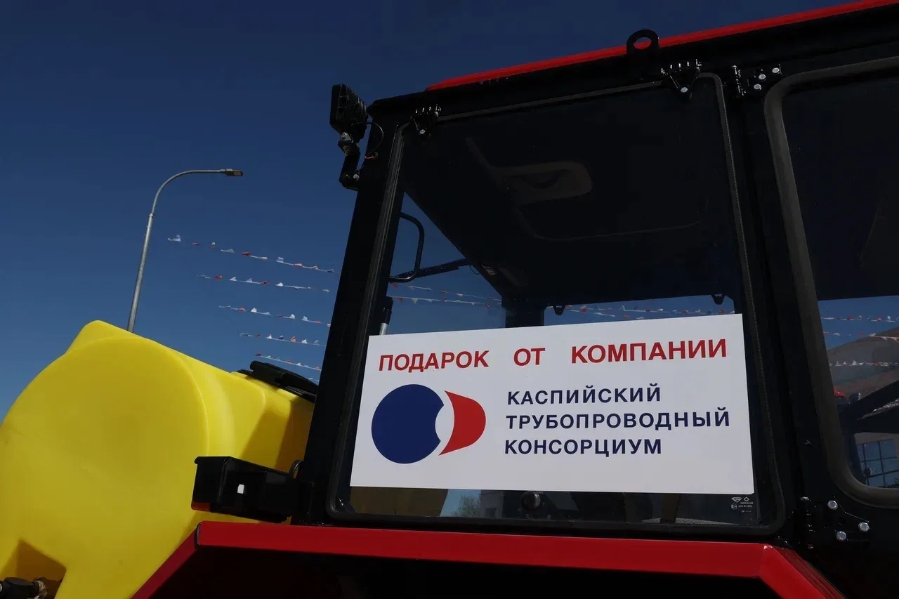 Коммунальные службы и школы Енотаевского, Наримановского и Харабалинского районов получили новую тех