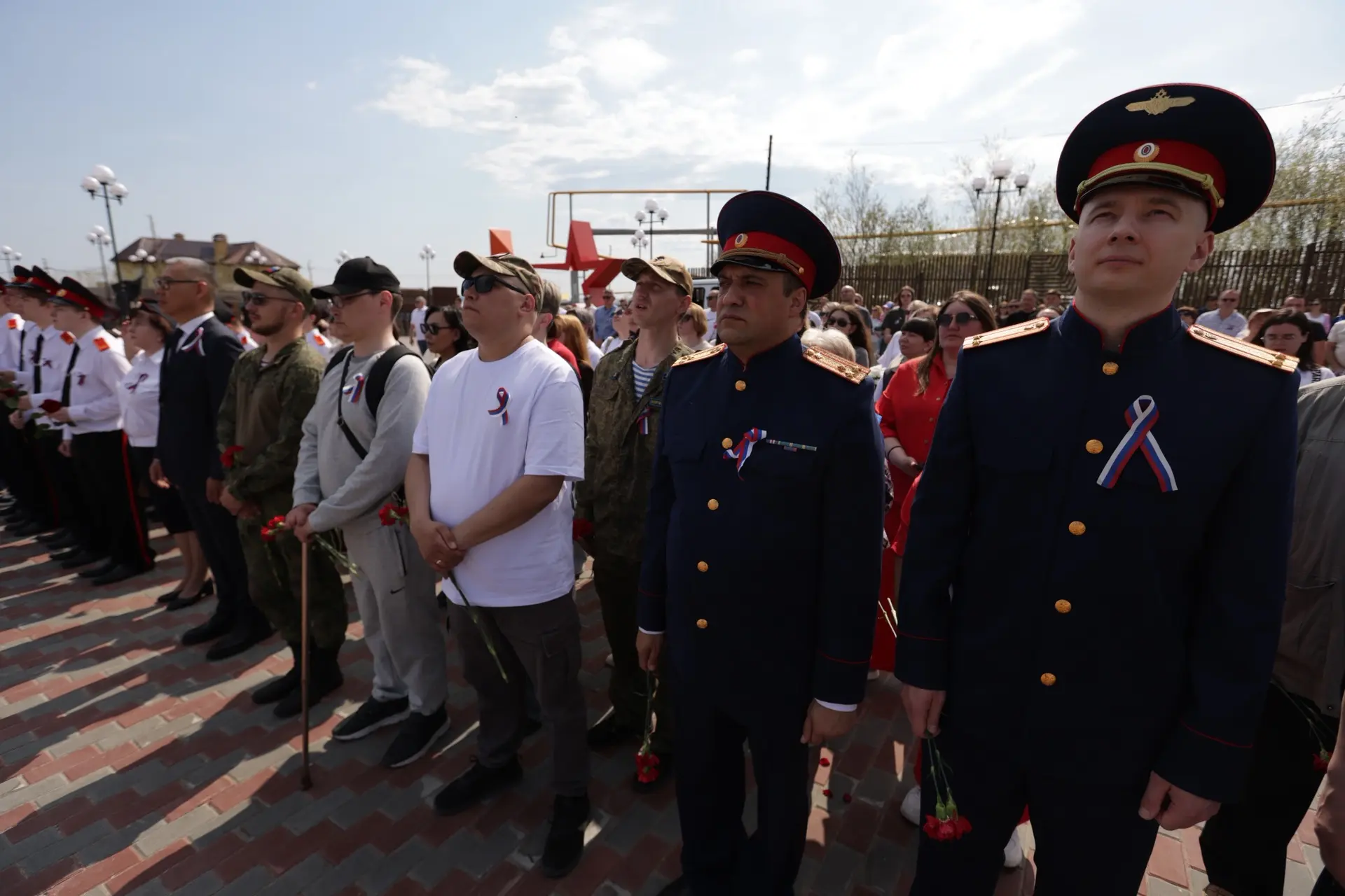 🇷🇺 В Тазовском районе офицеры СК России приняли участие в праздничном мероприятии, посвященном Дню