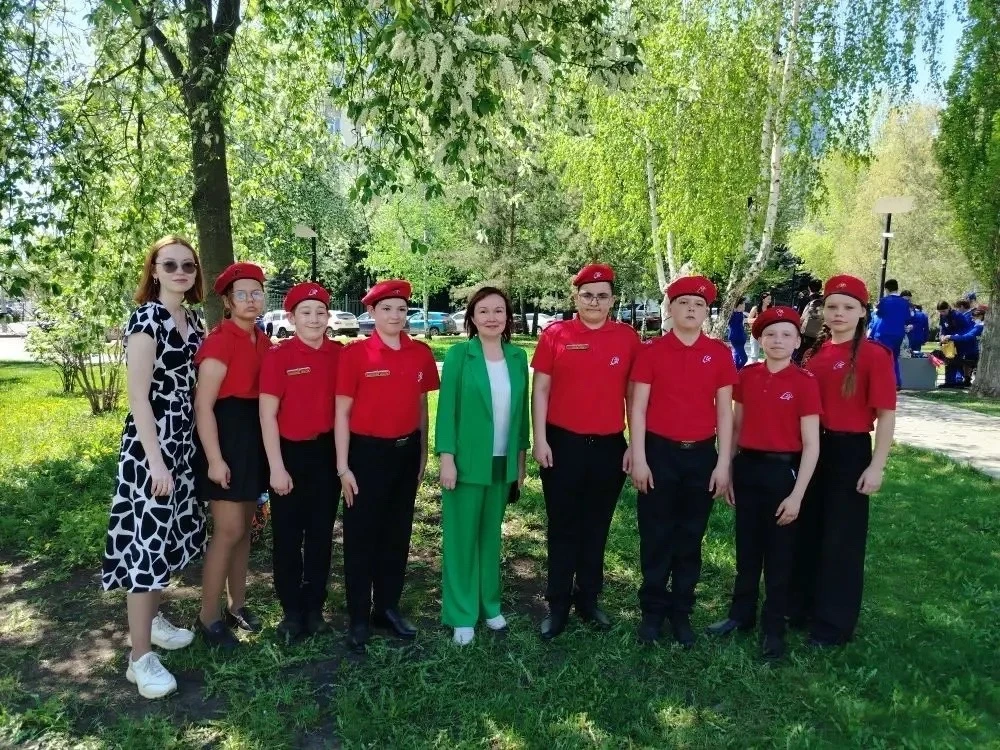 Торжественный парад юнармейцев и кадетов в сквере им. Мустая Карима 🎶

7 мая 2026 года в сквере им.