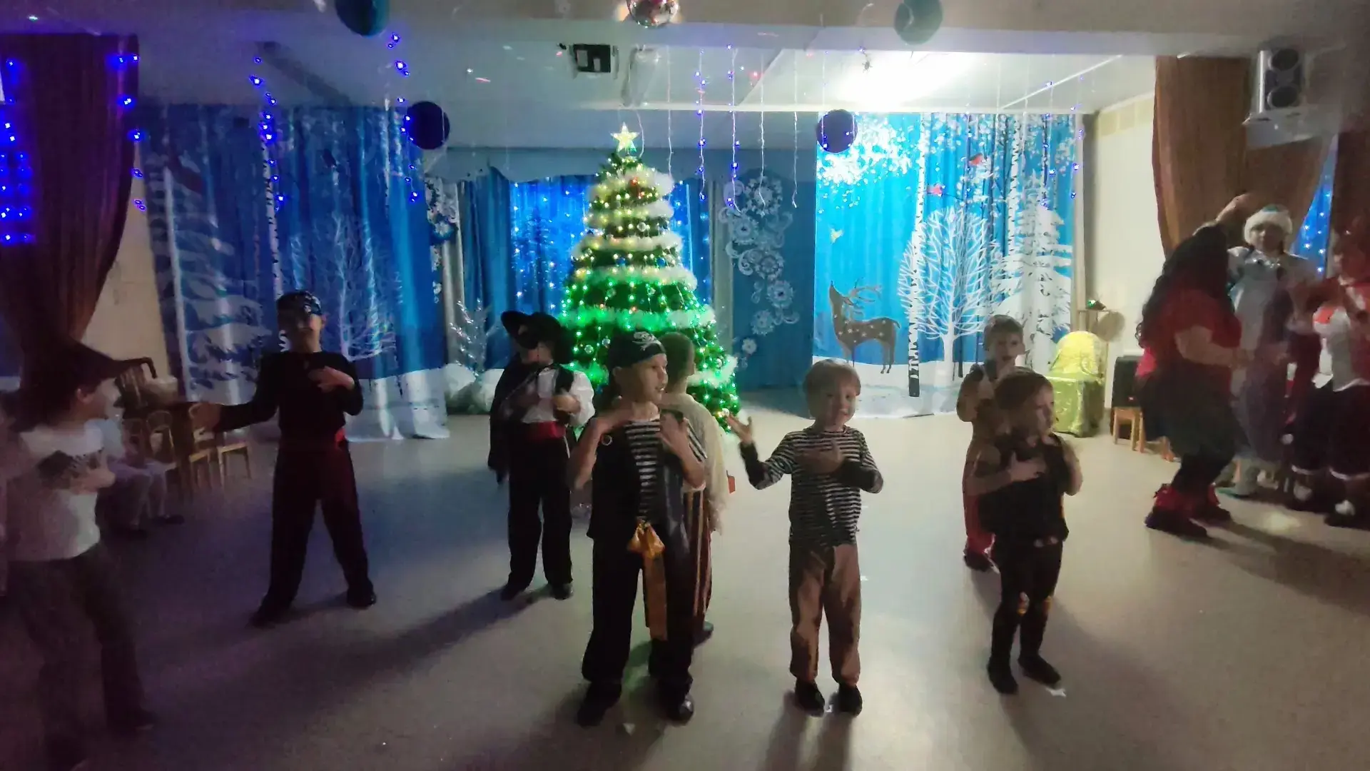 В группе № 12 прошёл сказочный новогодний утренник ✨🎄