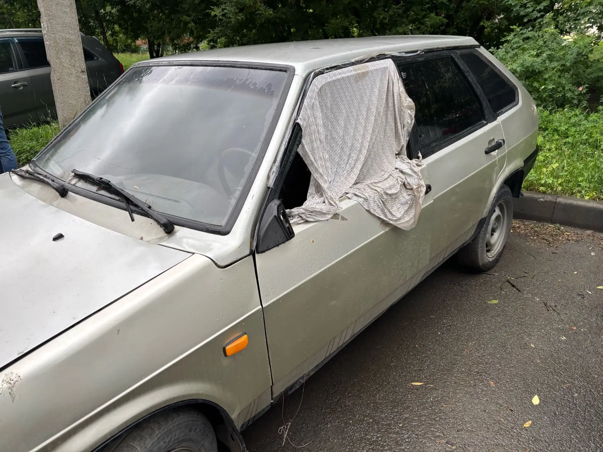 Автохламу - бой! эвакуация разукомплектованного брошенного транспортного средства прошла по адресу: 
