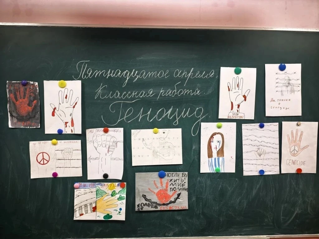 🕯 Час памяти «Без срока давности»: помним и чтим 🕯

В Екимовской школе прошёл час памяти «Без срок
