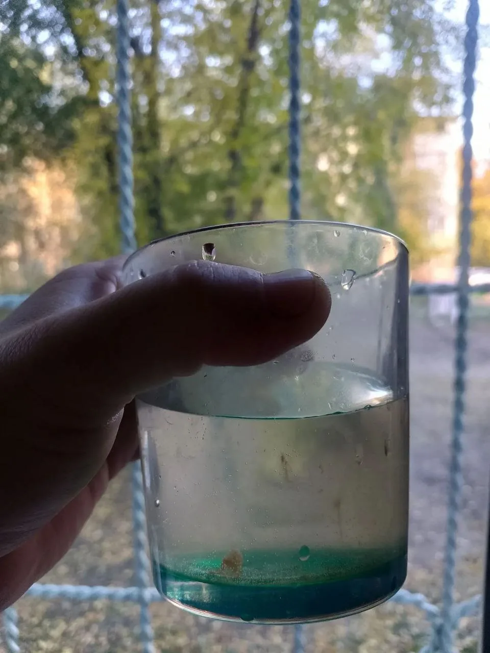 🚰 «То мутная, то с хлопьями ржавчины»: жители улицы Киевской жалуются на качество холо...