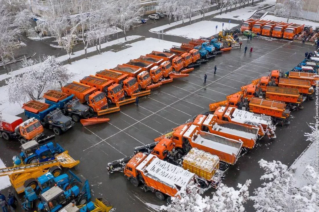 Москва отдаст Нижнему Новгороду 50 коммунальных машин для уборки снега зимой.